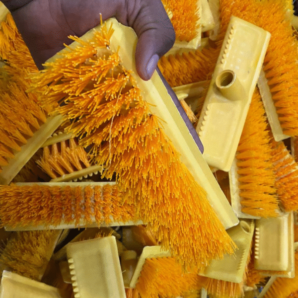 Scrubbing brush with wooden Handle